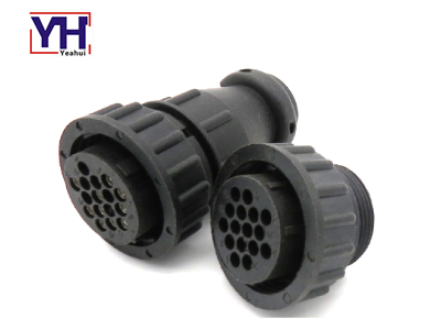 YH6010-2 Montaje CPC Conector hembra de 16 pines en equipo eléctrico para camiones