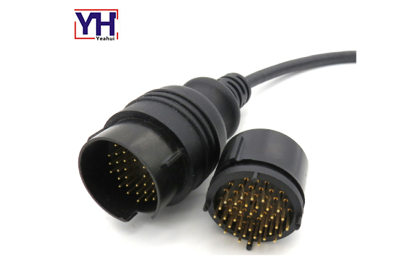 IVECO 38P male connector plug