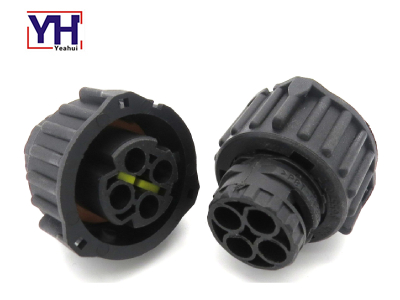 YH6016-2 Scania 4p Female Connector Socket With Truck Electronic Connecto