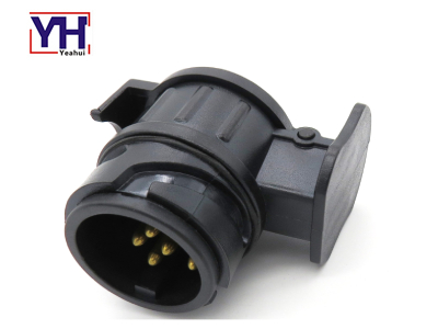 YH6112 12V 13pin ISO11446 bis 12V 7pin ISO1724 Adapter In Heavy Duty Truck